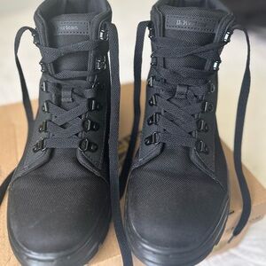 Dr. Martens Combs W Boots